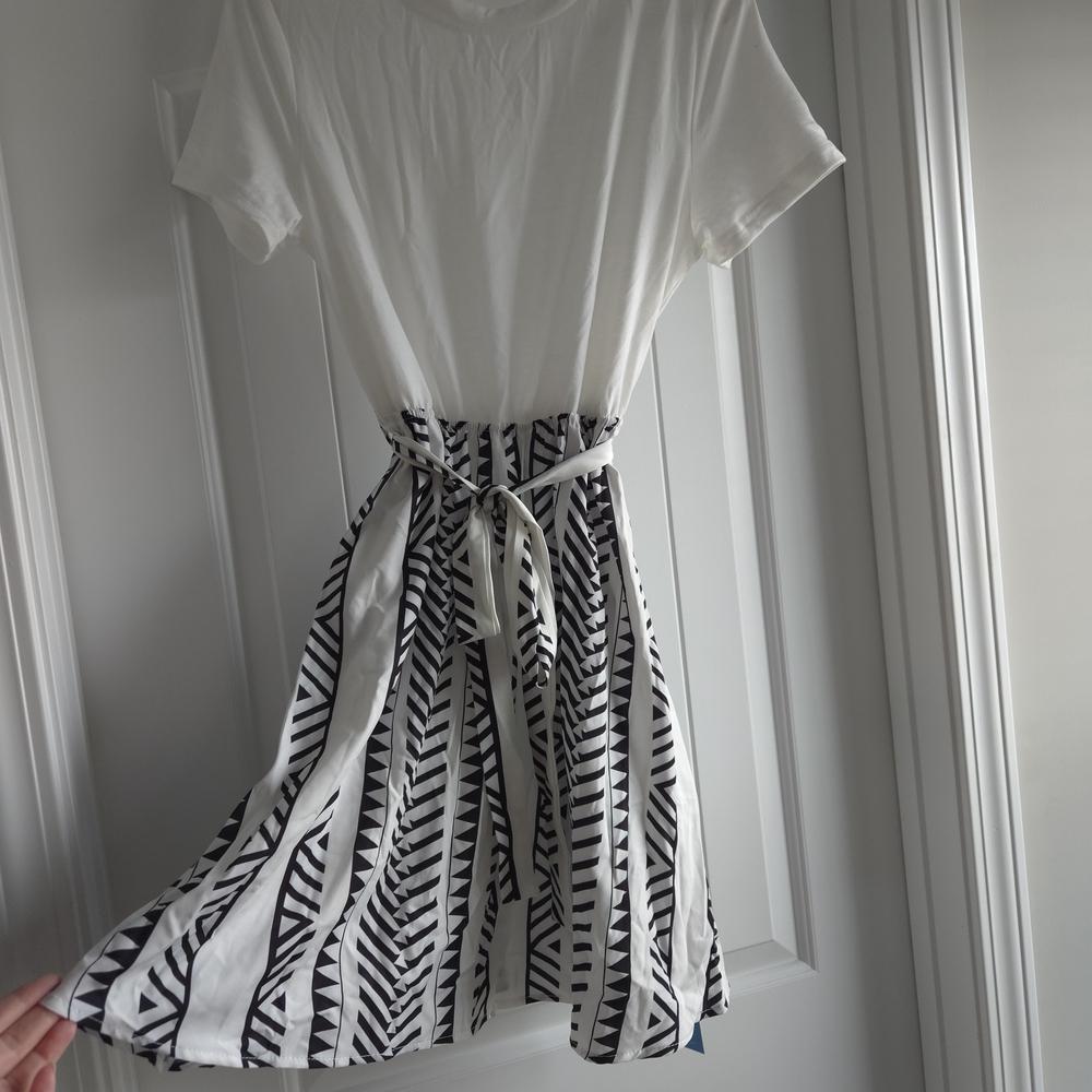Cupshe Black and White Geometric Skater Skirt